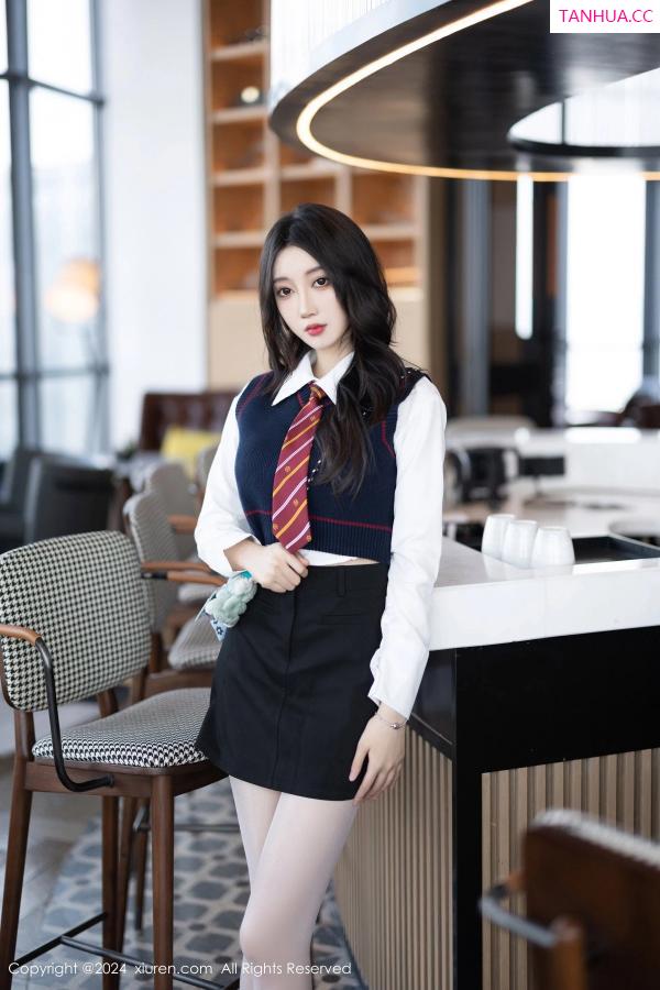 玥儿玥  [XiuRen]高清写真图 2024.03.18 No.8247 玥儿玥 丝袜美腿第8张图片